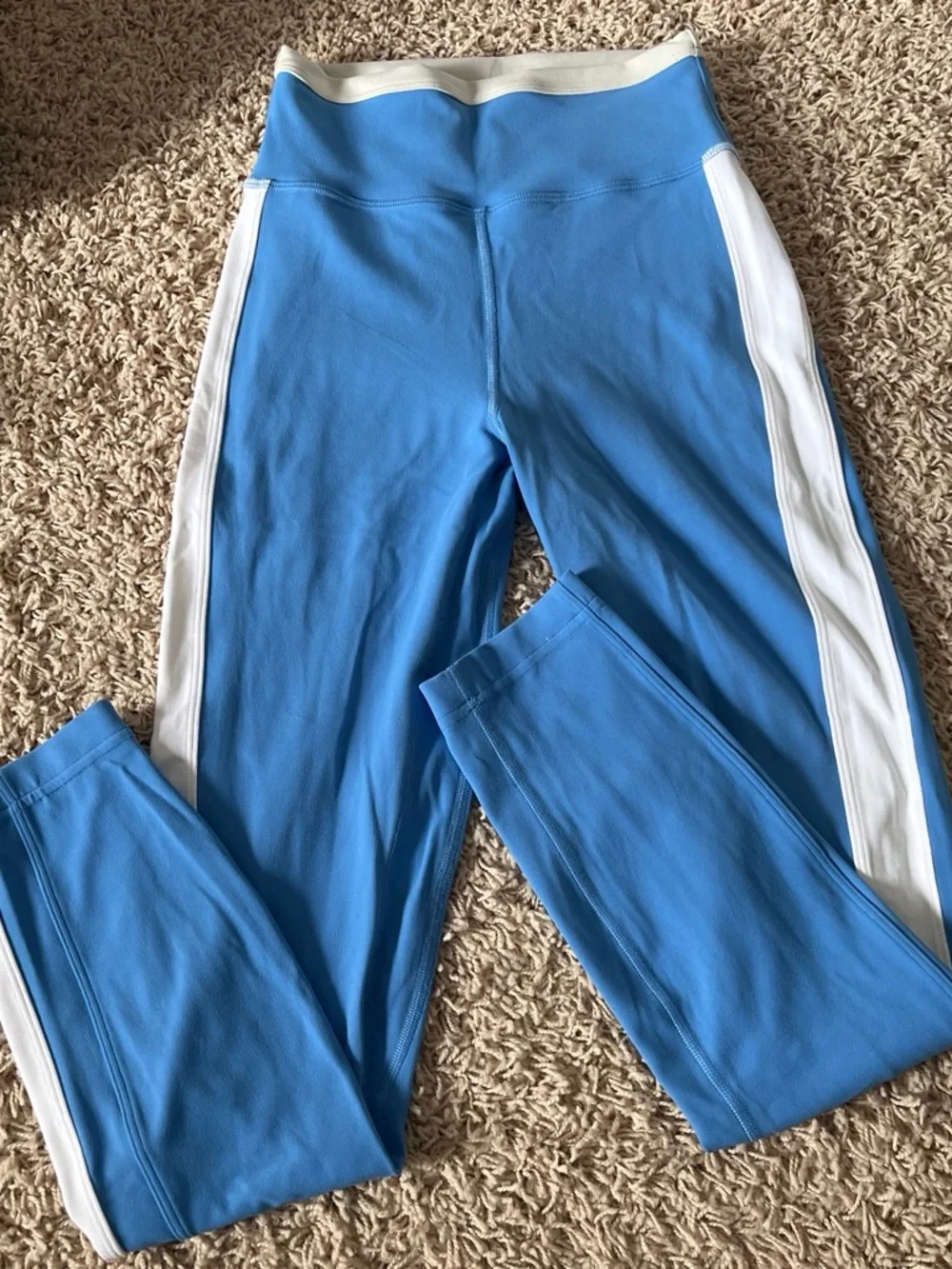 lululemon Sky Blue Super High-Rise Leggings with white Side Stripe size 4